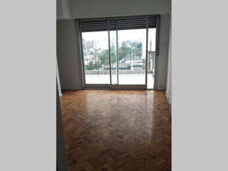 Departamento en Venta en Flores 2 ambientes 36 m2 + 24 m2 de balcón terraza en piso alto, al frente - Bolivia 100 foto 5