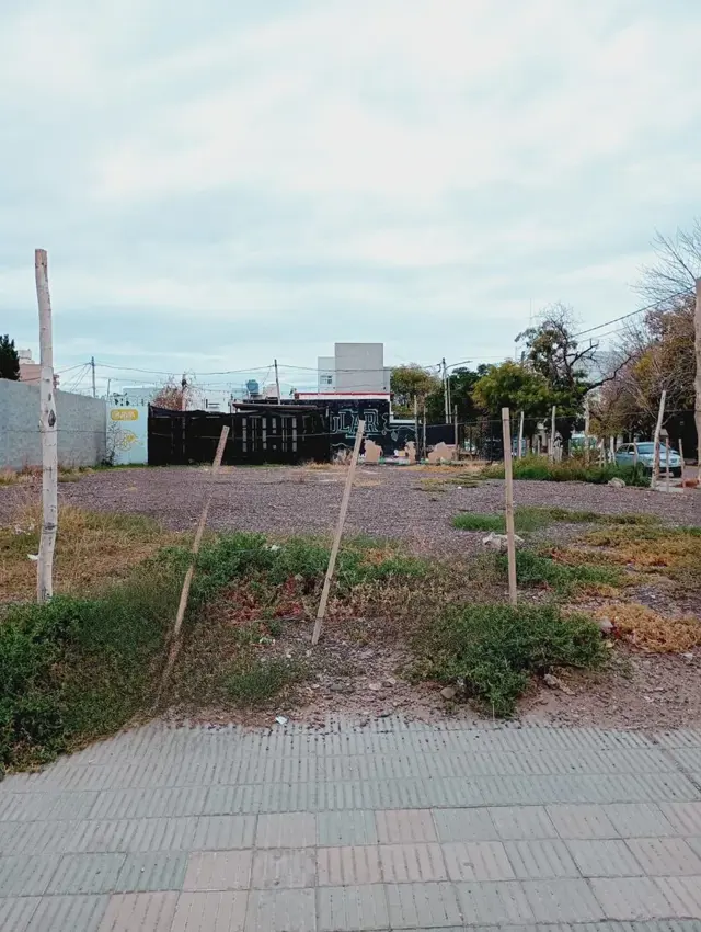 TERRENO EN VENTA!!esquina.centro de General Roca.