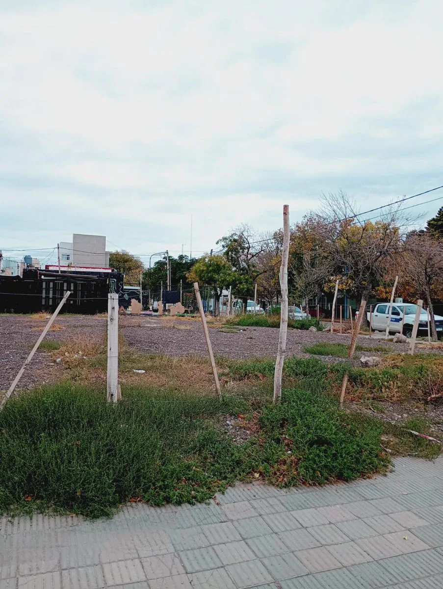 TERRENO EN VENTA!!esquina.centro de General Roca. foto 3
