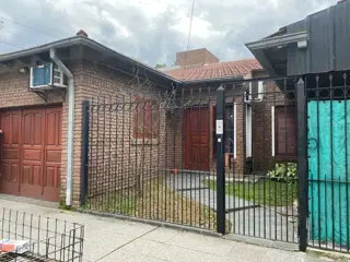 Excelente Casa en Zona Céntrica de Zárate foto 1