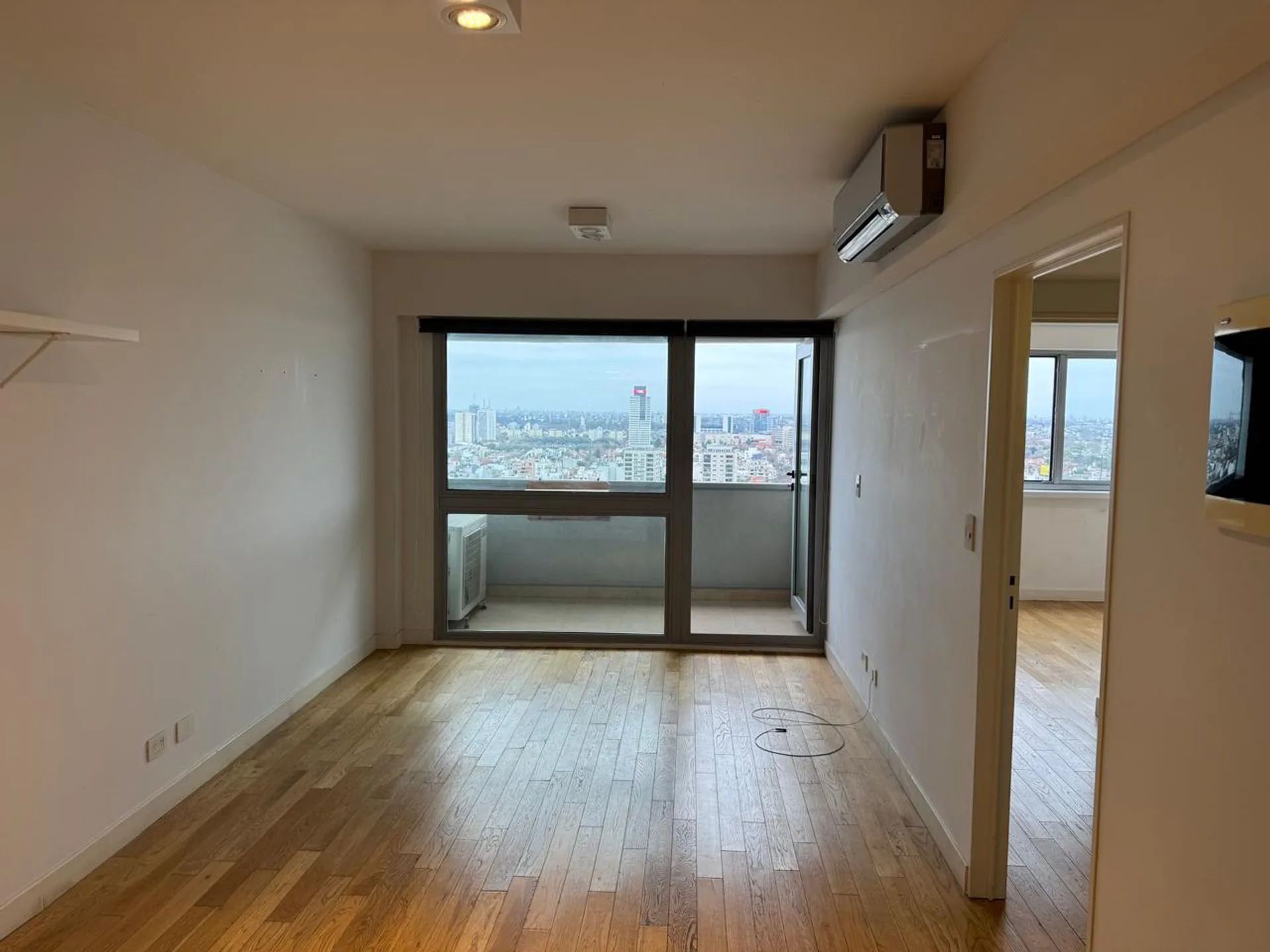 DEPTO 2 AMB EN VENTA EN NUÑEZ TORRE ASTOR c/cocher foto 2