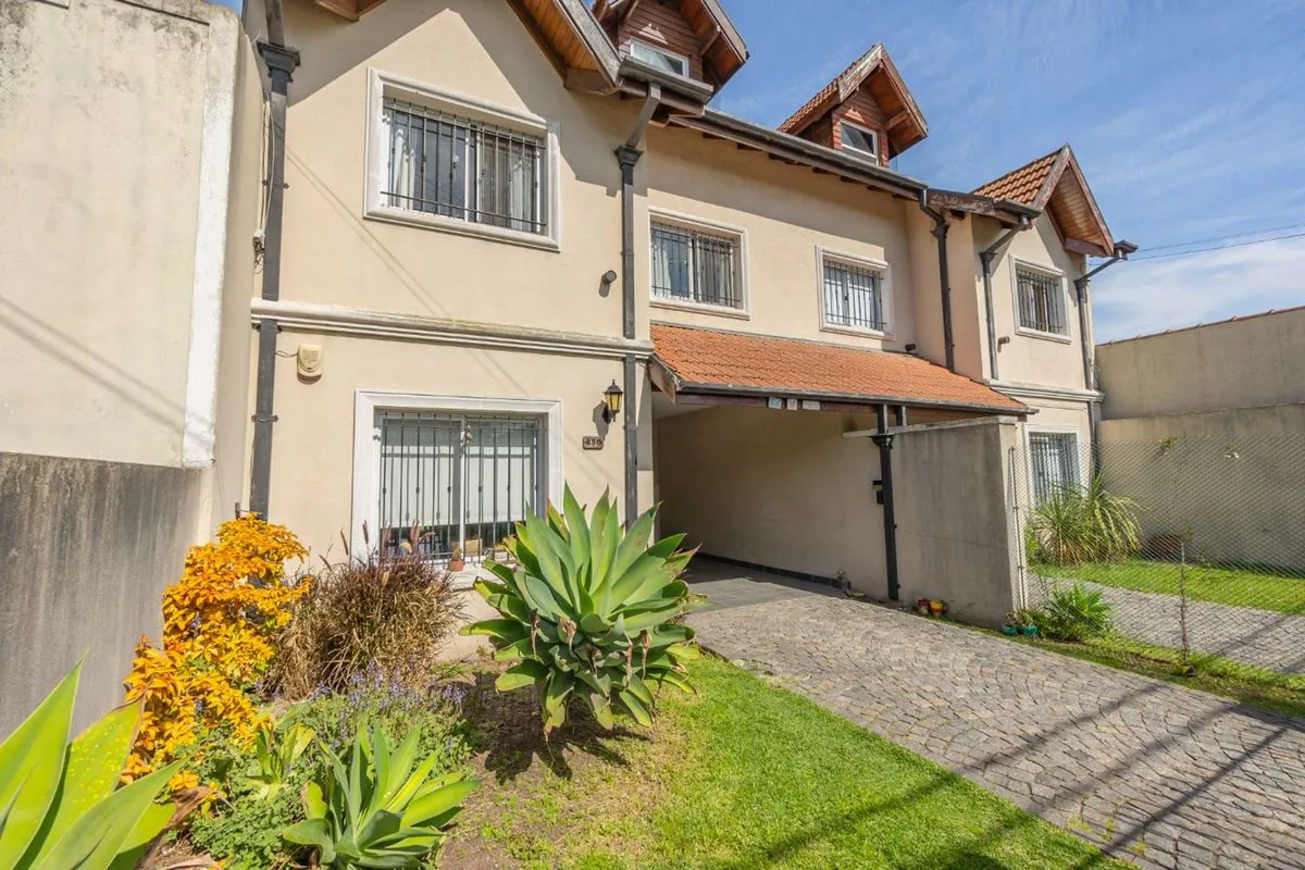 TRIPLEX EN VENTA EN ADROGUE JARDIN Y QUINCHO foto 2