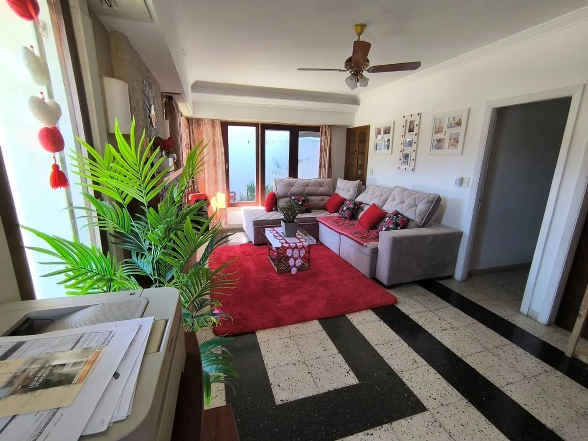 Venta Casa 5 ambientes Zona Parque Necochea foto 5