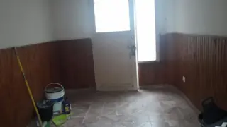 2 Locales con casa* a Reciclar a  metros de Avenida Colón foto 4