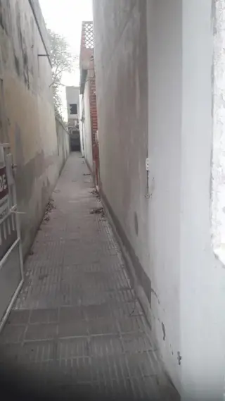 2 Locales con casa* a Reciclar a  metros de Avenida Colón foto 5