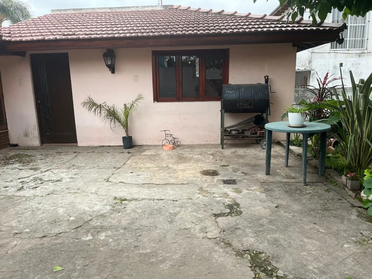 VENTA CASA 4 AMBIENTES MORON foto 4