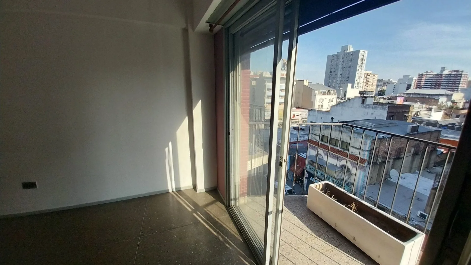 Venta Monoambiente Dividido Ramos Mejía - C/Balcon foto 4