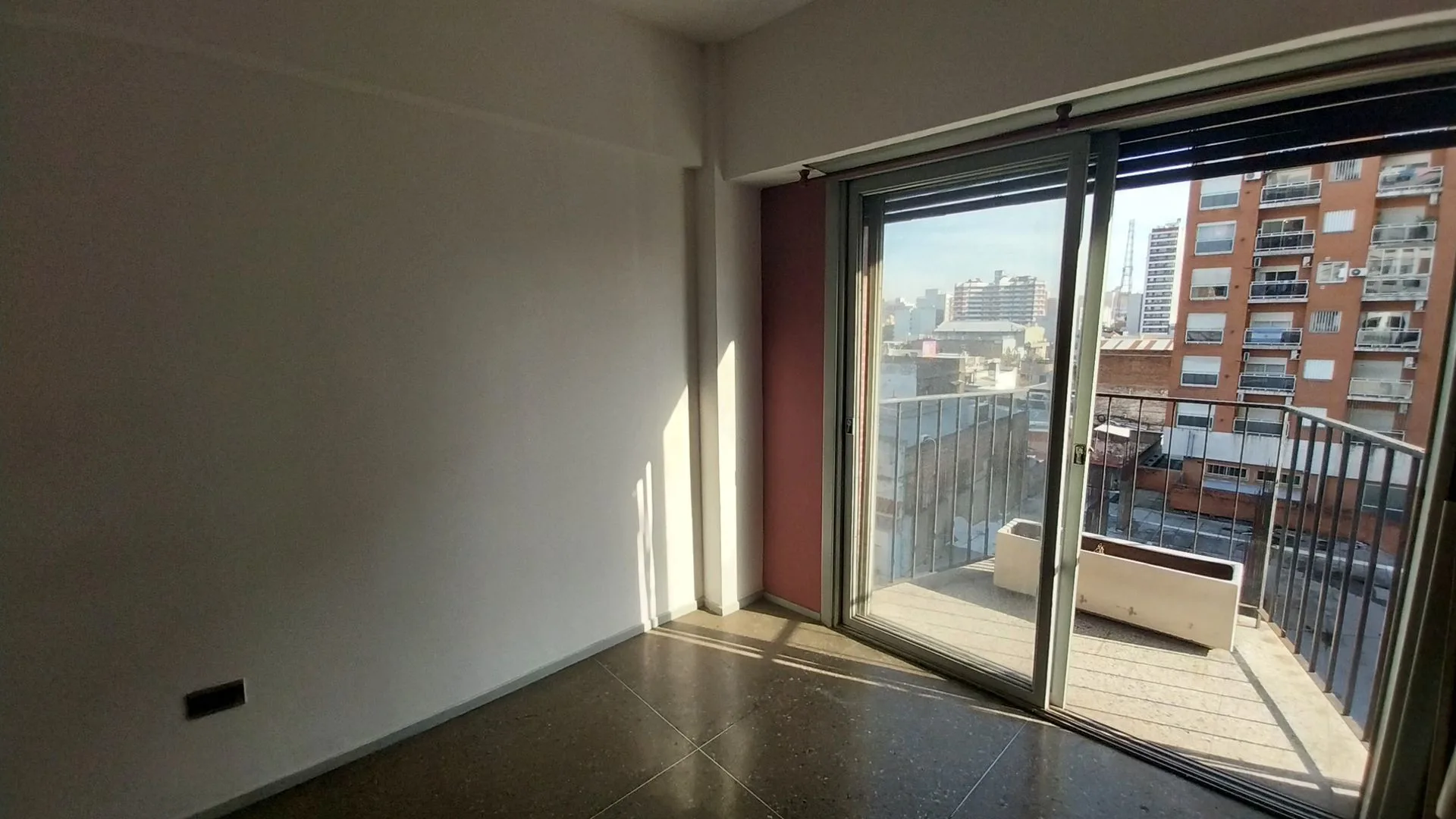 Venta Monoambiente Dividido Ramos Mejía - C/Balcon foto 5