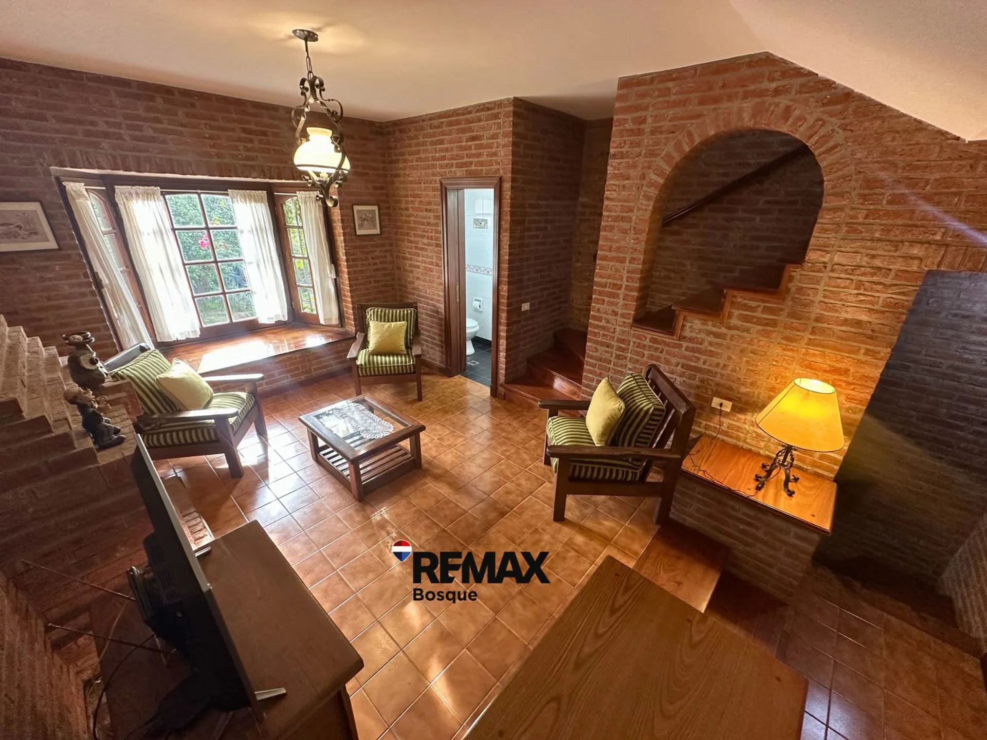 Venta triplex 4 ambientes Pinamar con cochera foto 2