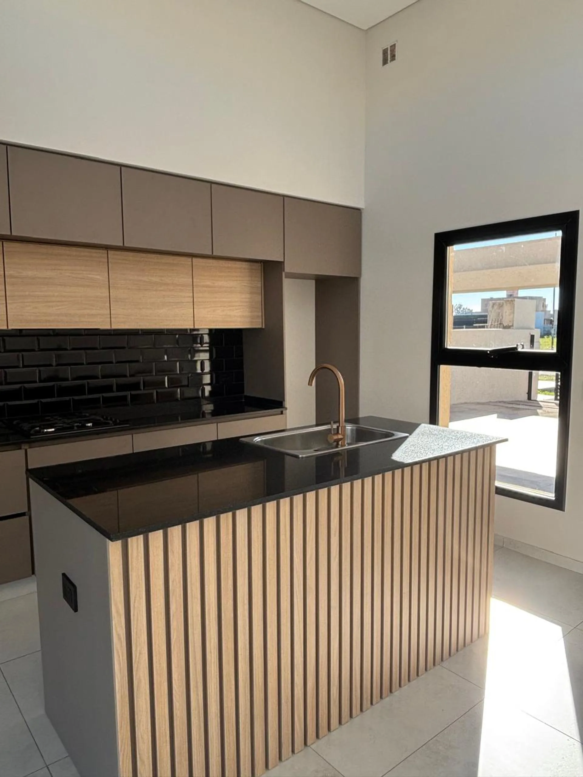 VENTA DE CASA A ESTRENAR EN DON MATEO, FUNES foto 2