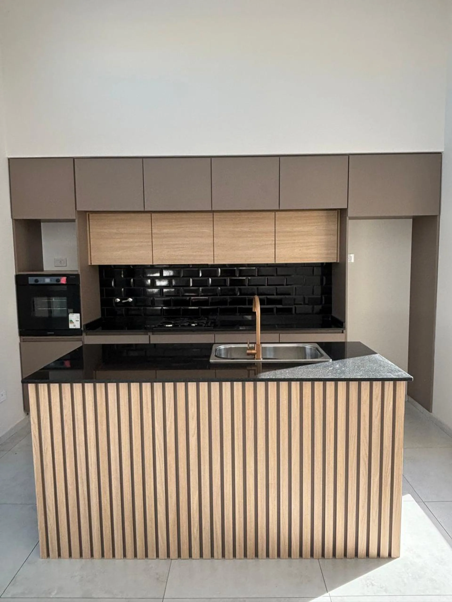 VENTA DE CASA A ESTRENAR EN DON MATEO, FUNES foto 3