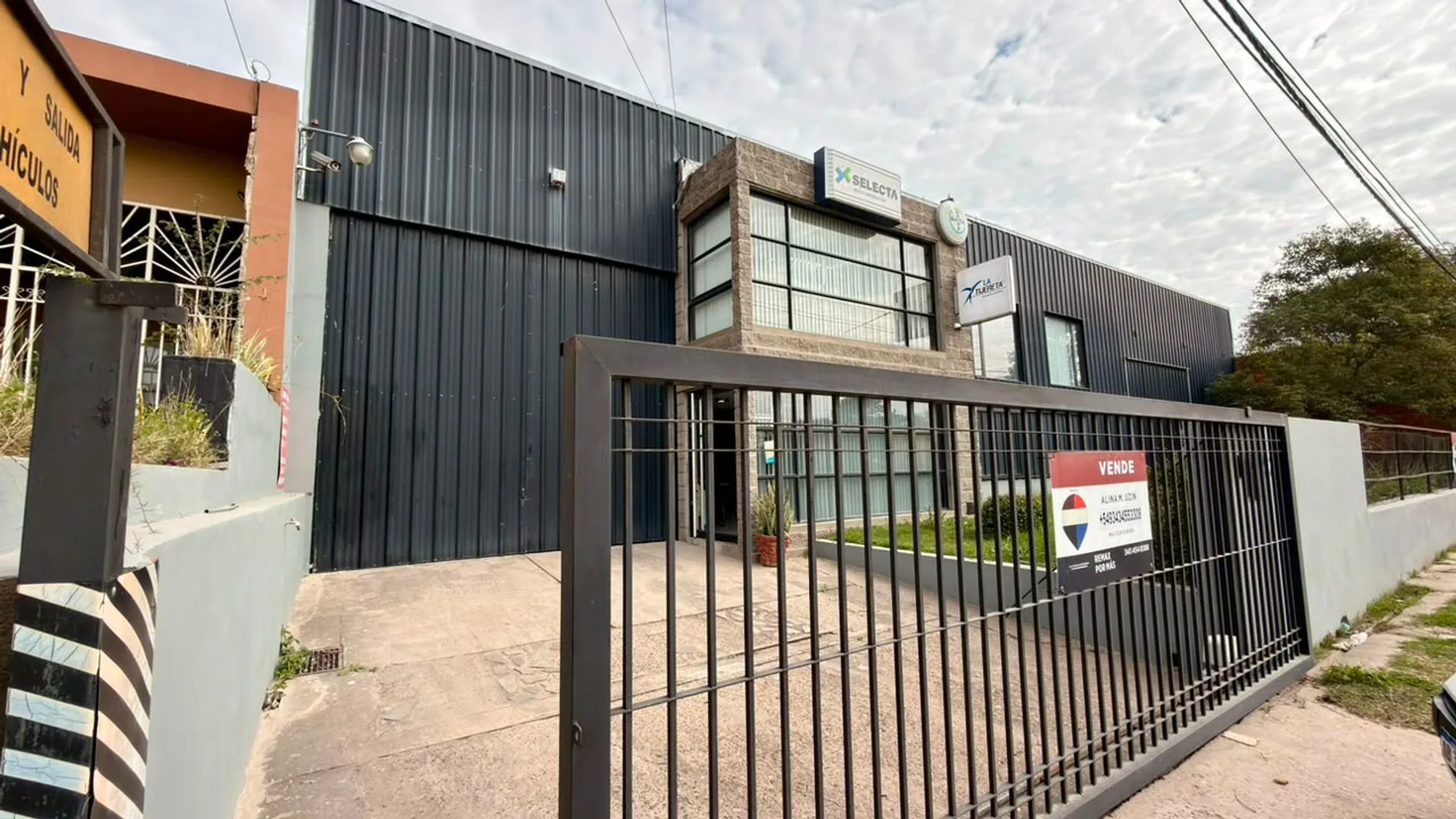 Alquiler Industrial - 3 naves + Oficinas y Terreno foto 4