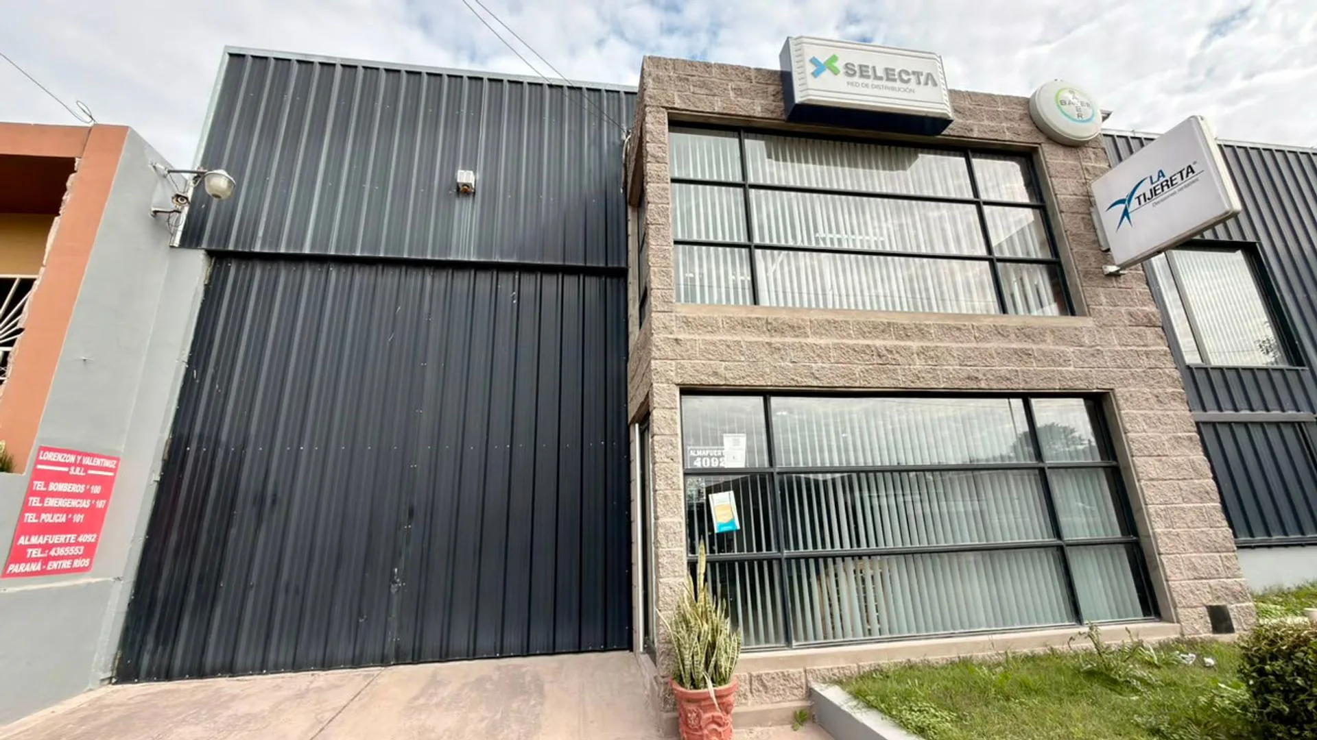 Alquiler Industrial - 3 naves + Oficinas y Terreno foto 5