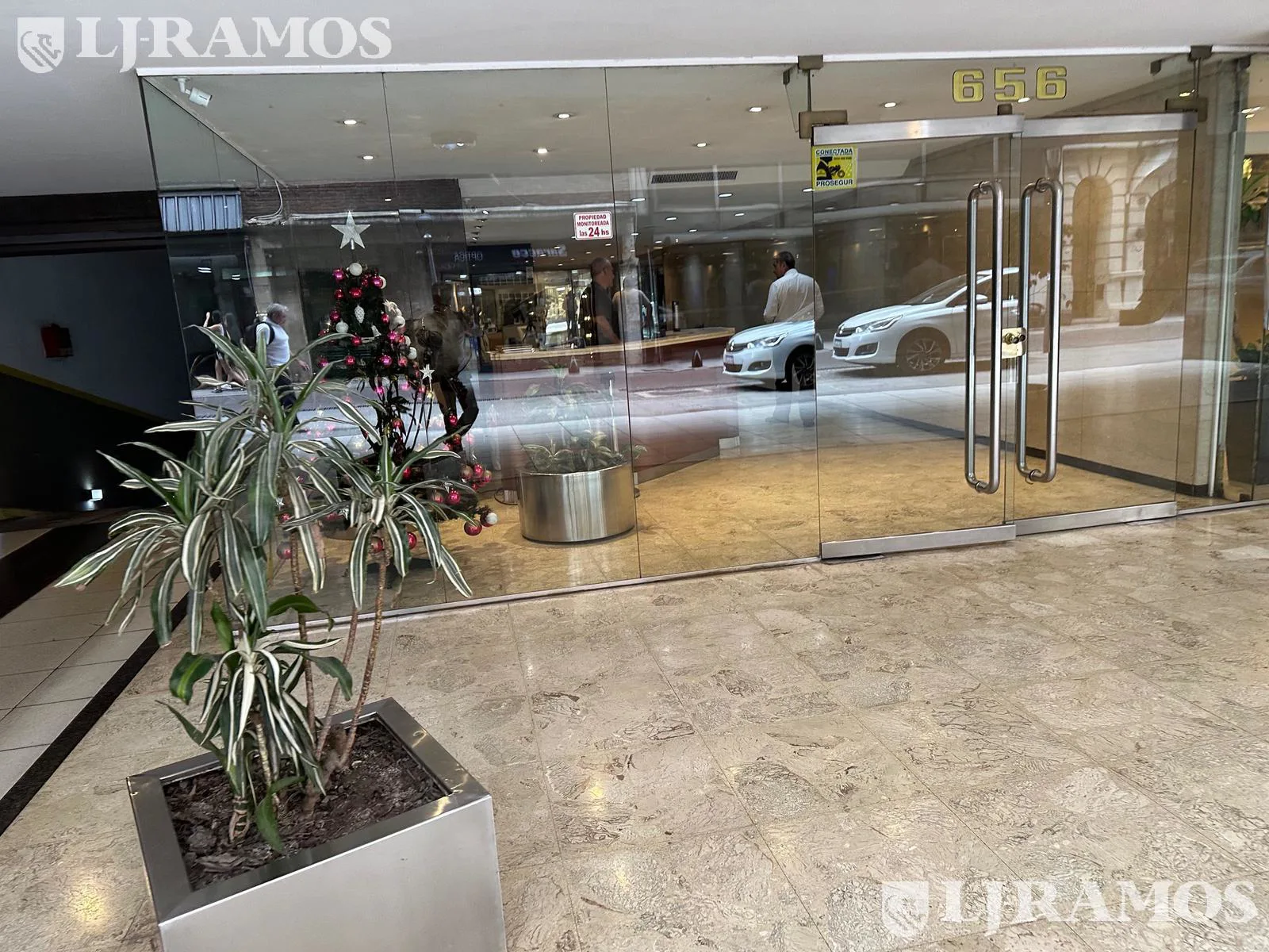 OFICINA EN IMPECABLE ESTADO LISTA PARA INGRESAR foto 5