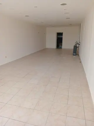 ALQUILER – LOCAL COMERCIAL – CENTRO foto 2