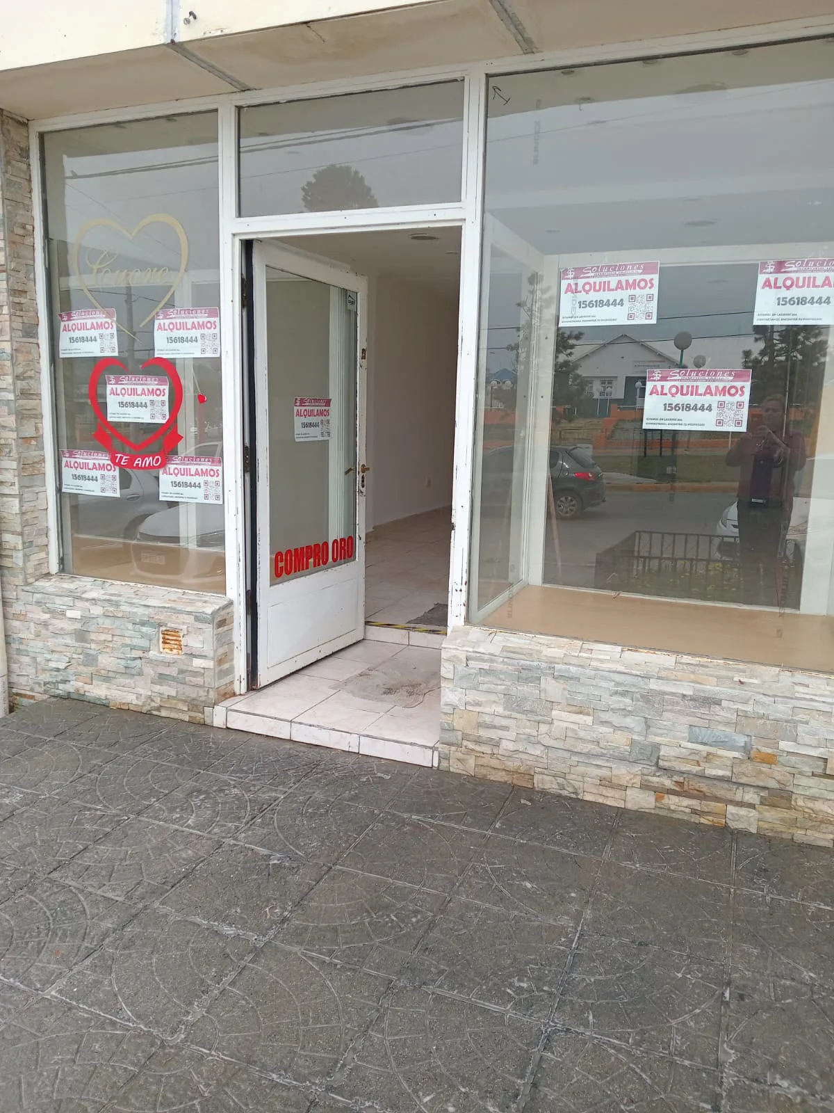 ALQUILER – LOCAL COMERCIAL – CENTRO foto 3