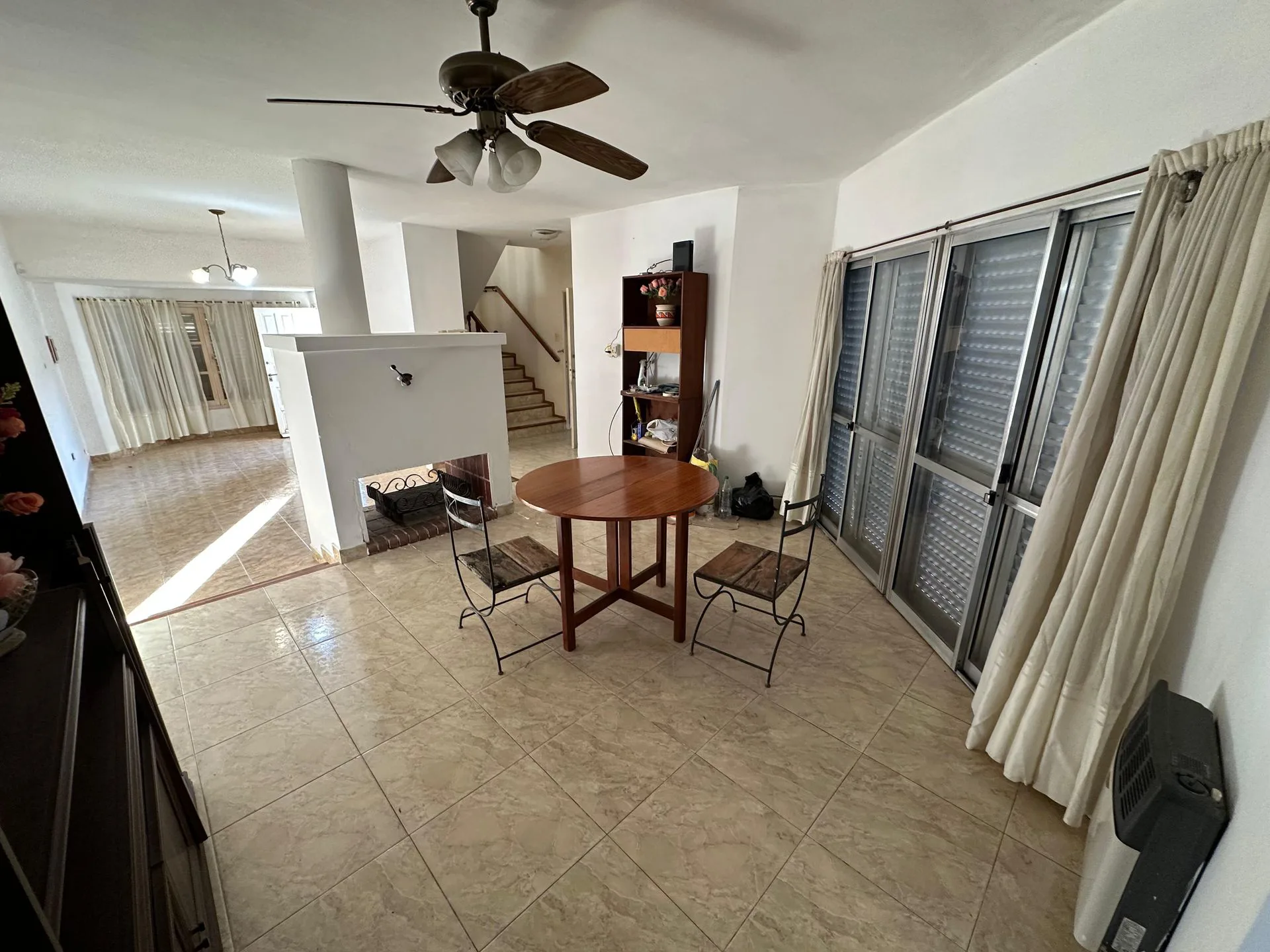 VENTA CASA 3 DORMITORIOS BARRIO VELEZ SARSFIELD foto 4
