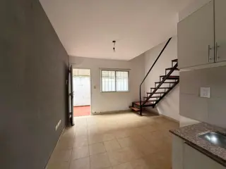 Duplex 3 ambientes con patio foto 5