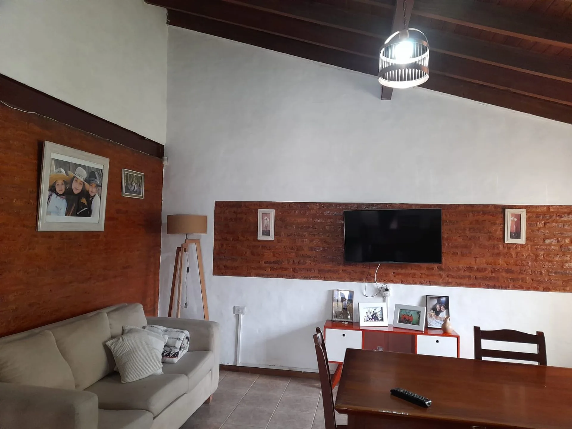 VENTA CABAÑA CON QUINCHO Y  PARQUE - BRANDSEN foto 3