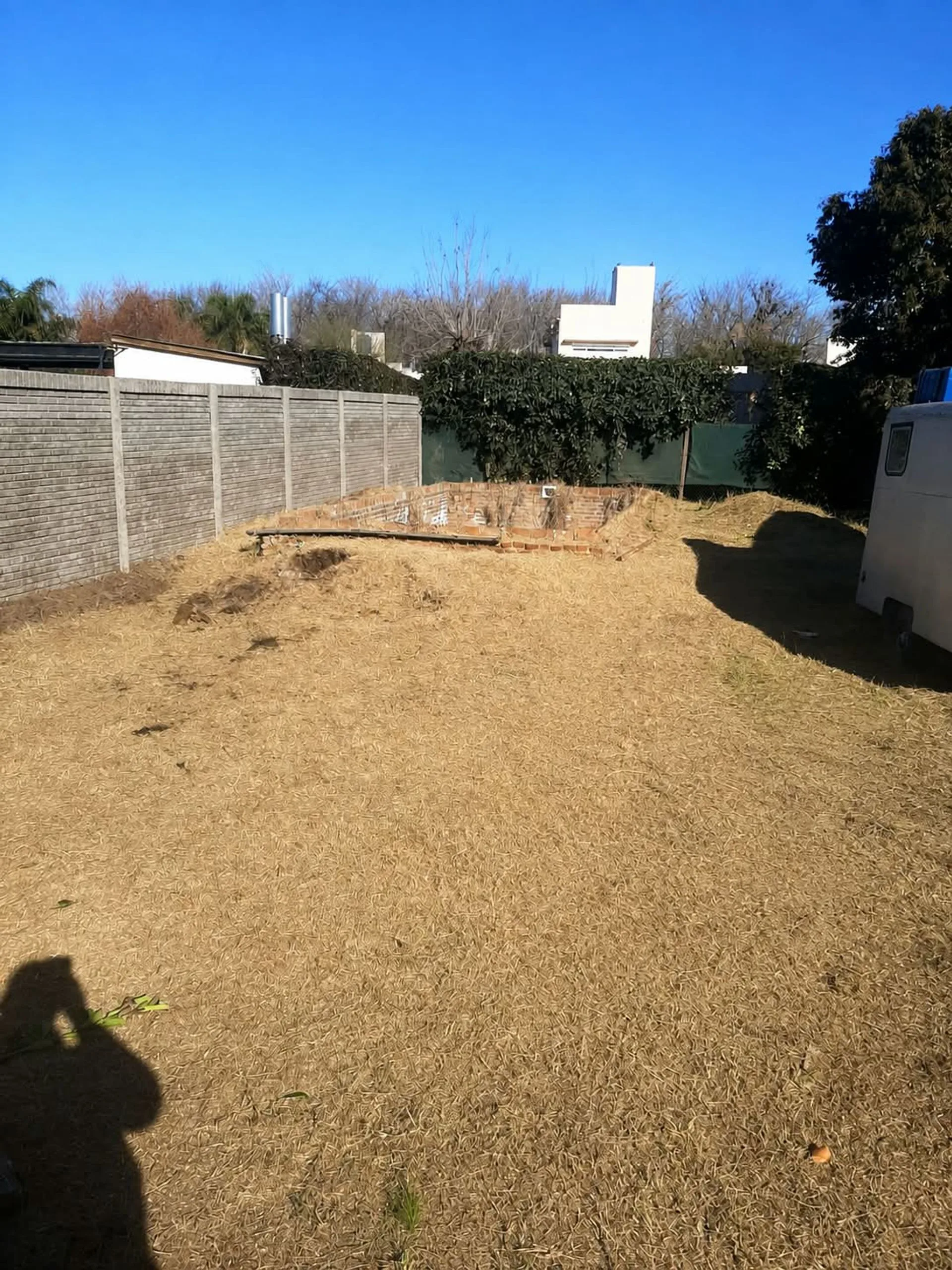 VENTA LOTE  EN FUNES 217M2  CON PILETA foto 2
