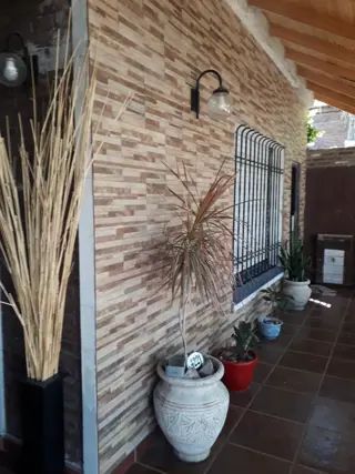 Excelente CASA 5 amb. A la venta en LANUS O. A 400 MTS. de Av. H. Yrigoyen. foto 2