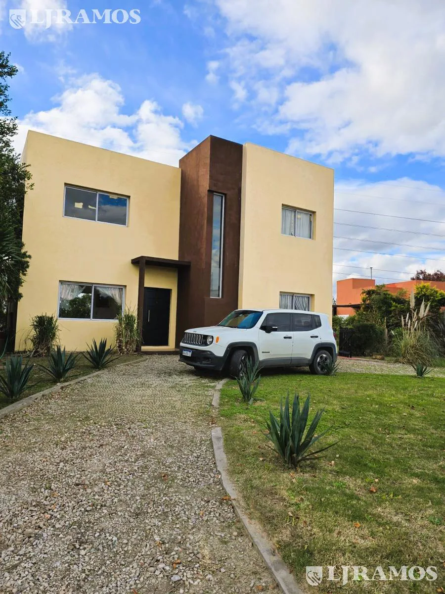 OPORTUNIDAD. 3 DORMITORIOS. PILETA. BARRIO ESCRITURABLE. foto 4