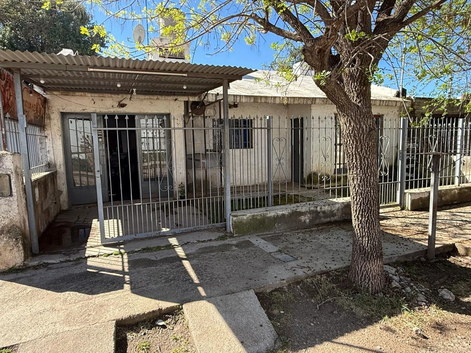 VENTA CASA 3 DORM B° ARENALES foto 3