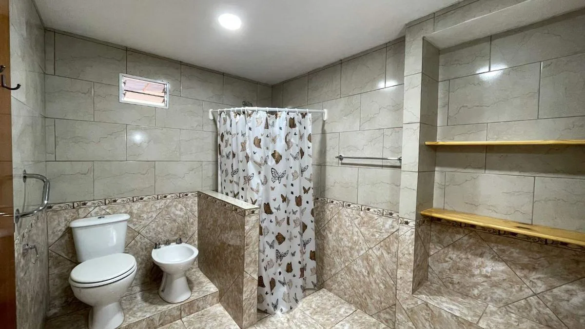 VENTA CASA 3 AMBIENTES VILLA MAIPU GARAGE Y PATIO foto 2
