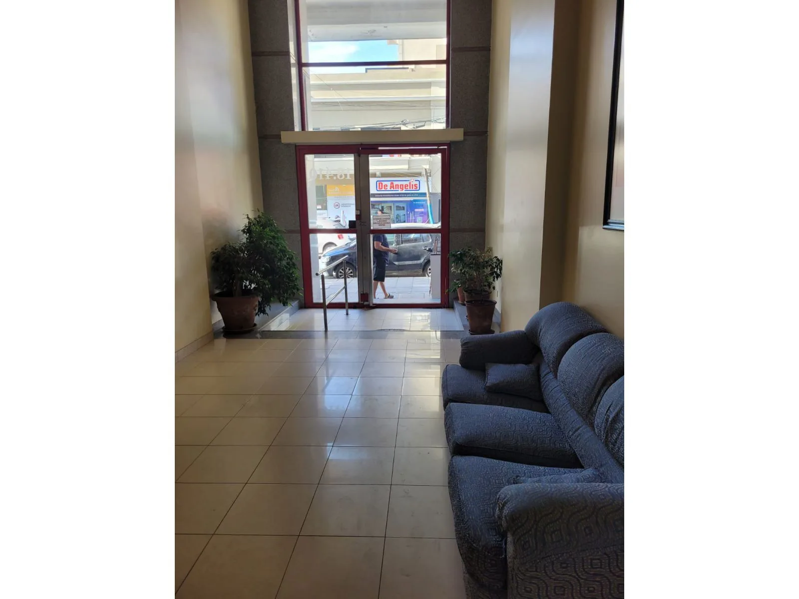 Departamento en Venta 5 Ambientes en Morón centro. foto 3