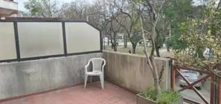 Alquiler de departamento de dos ambientes con cochera en Adrogué foto 3