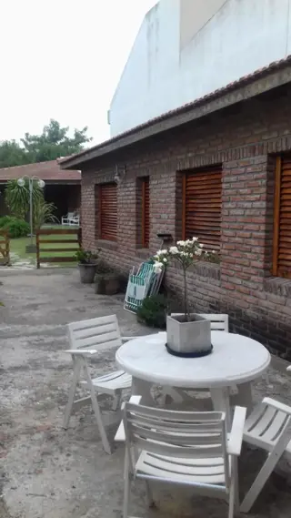 CASA DE 3 DORM. SOBRE LOTE DE 8 X 60, M2 CUB. 140, M2 DESC 340. ESTADO: EXCELENTE foto 4