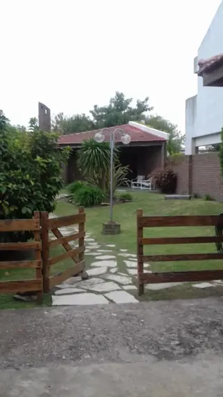 CASA DE 3 DORM. SOBRE LOTE DE 8 X 60, M2 CUB. 140, M2 DESC 340. ESTADO: EXCELENTE foto 5