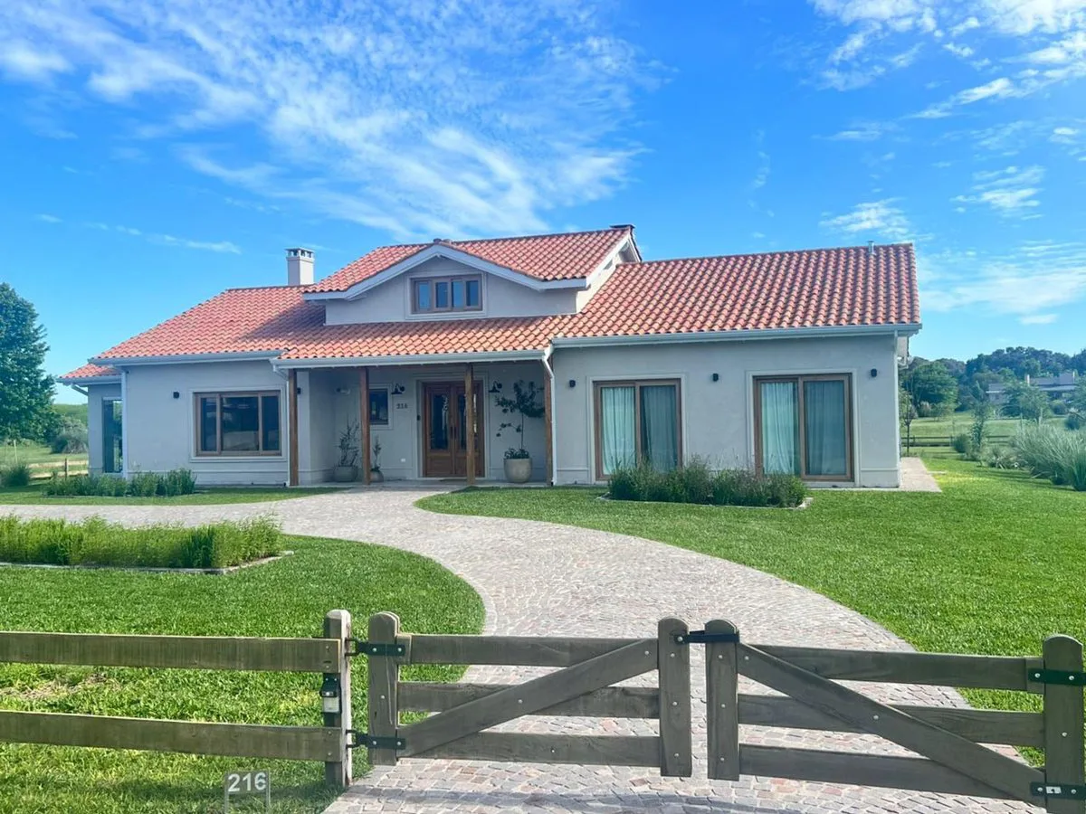 VENTA CASA CON VISTA AL LAGO , CHACRAS DE LA CRUZ foto 5