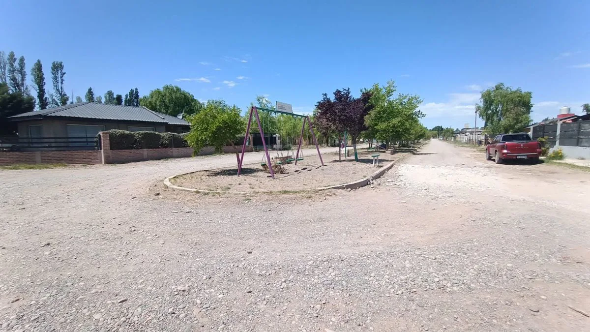TERRENO EN VENTA BARRIO LAS BRISAS - PLOTTIER foto 3