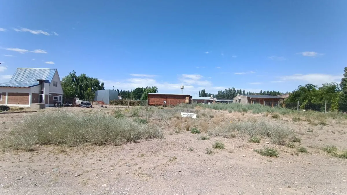TERRENO EN VENTA BARRIO LAS BRISAS - PLOTTIER foto 4