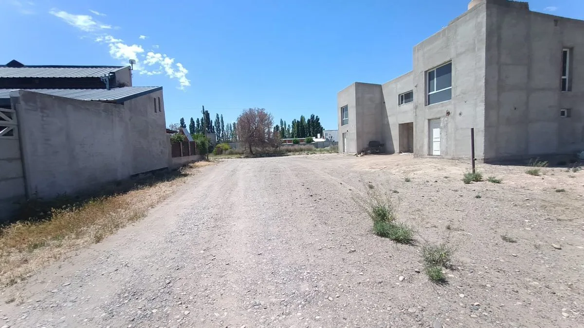 TERRENO EN VENTA BARRIO LAS BRISAS - PLOTTIER foto 5