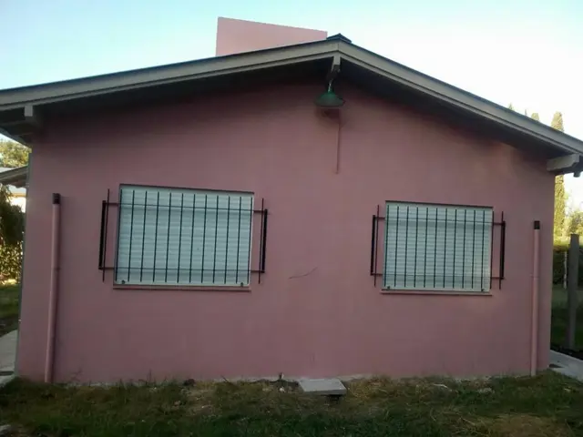 CASA EN ALQUILER EN PILAR , VILLA ROSA.-