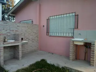 CASA EN ALQUILER EN PILAR , VILLA ROSA.- foto 2