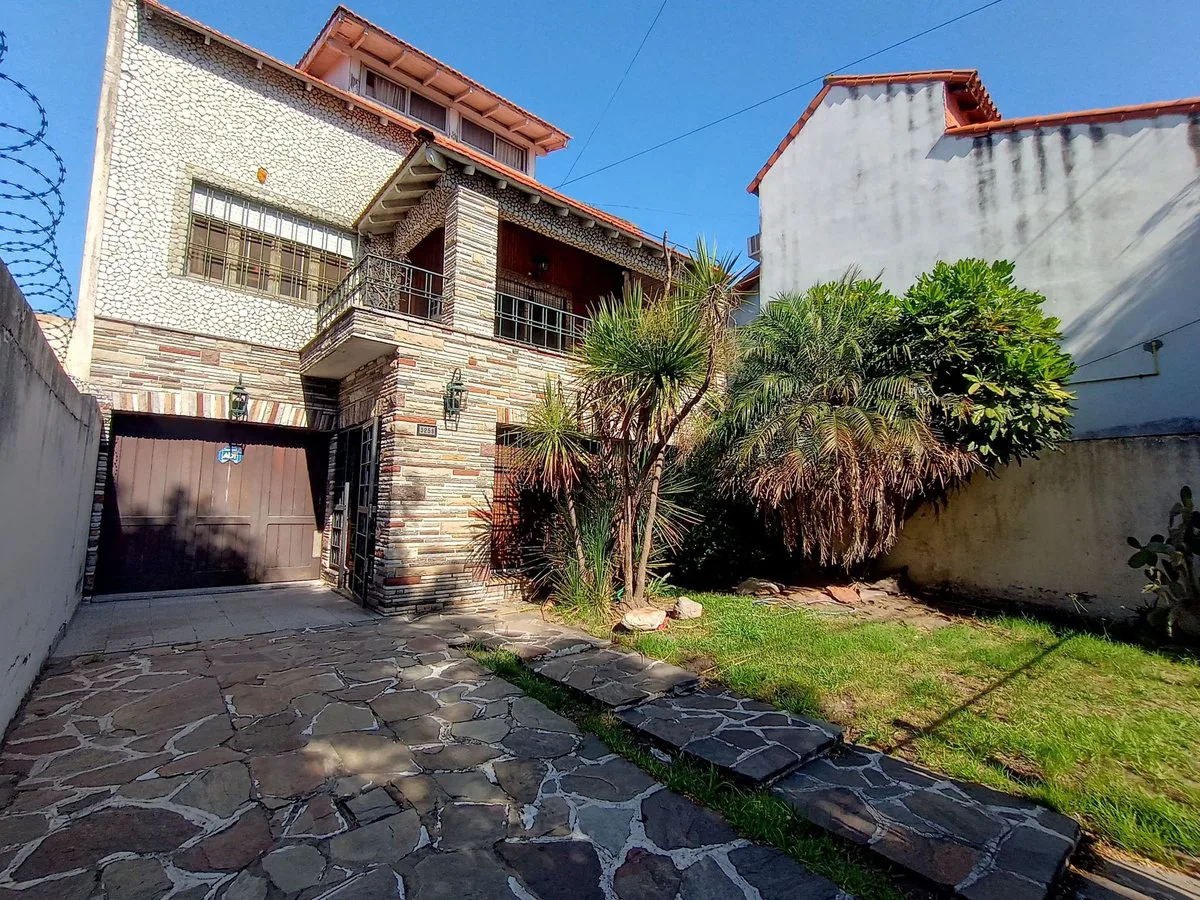 VENTA CASA 5 AMBIENTES AVELLANEDA SARANDI foto 2