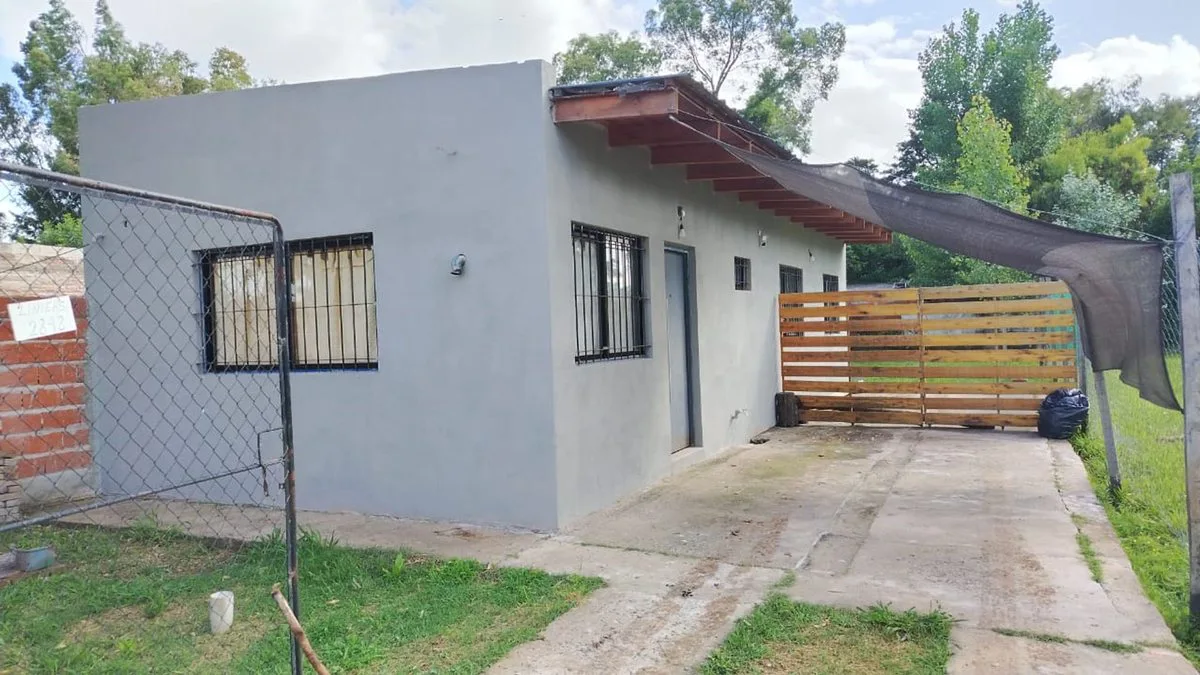 VENTA CASA 3 AMBIENTES-ALEJANDRO KORN-CON COCHERA