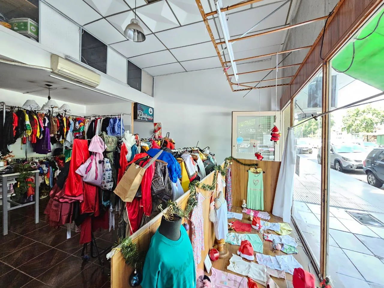 Local comercial en alquiler - Saavedra foto 4