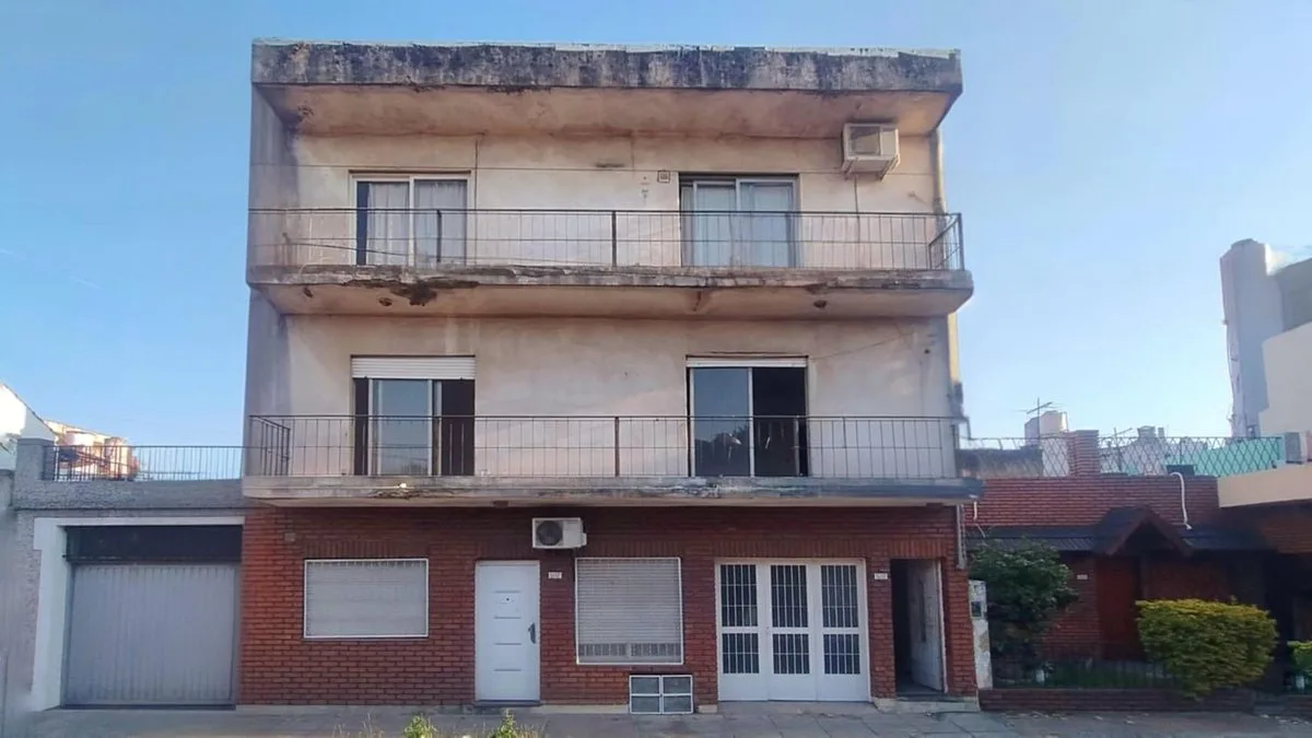 VENTA DE DEPARTAMENTO DE 3 AMBIENTES  RAMOS MEJIA foto 2