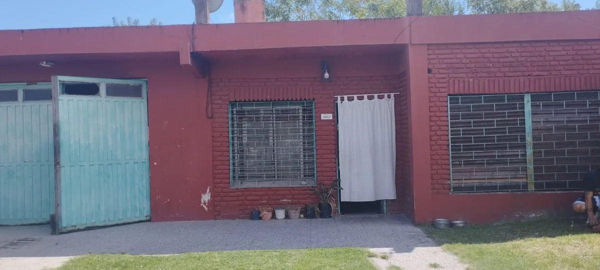 VENTA DE CASA DE CUATRO AMBIENTES LAFERRERE foto 2