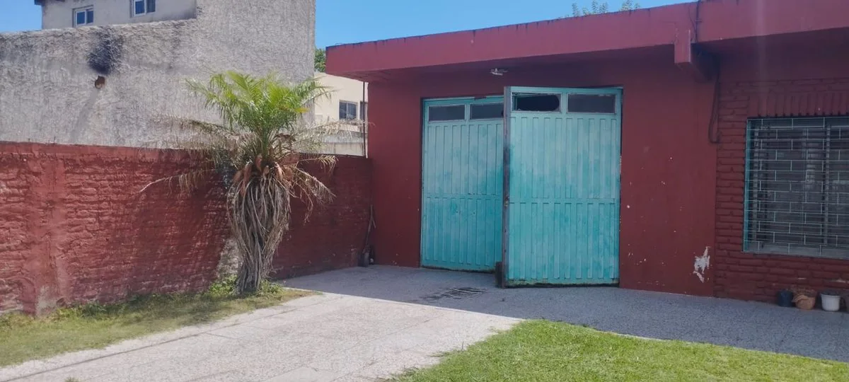 VENTA DE CASA DE CUATRO AMBIENTES LAFERRERE foto 5