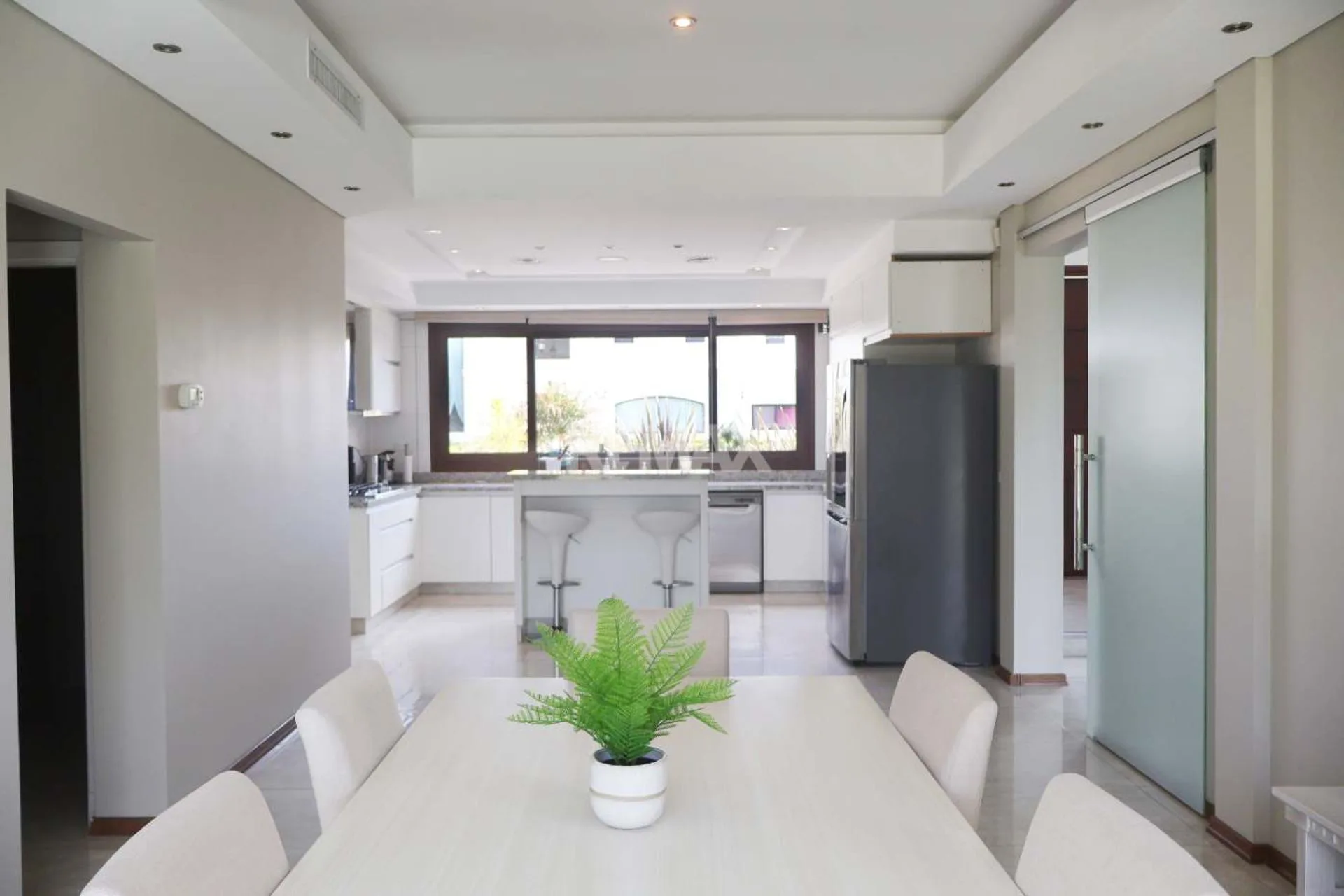CASA EN VENTA DOBLE LOTE SAINT THOMAS OESTE foto 4