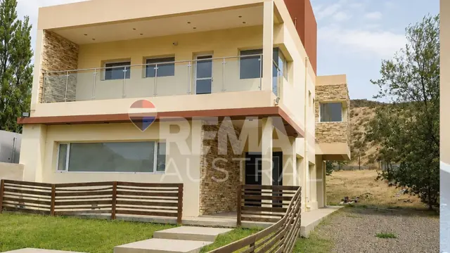 CASA 3 DORMITORIOS -APTA CREDITO- KM3