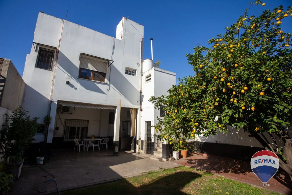 CASA DE 6 AMBIENTES EN VENTA EN CASTELAR foto 4