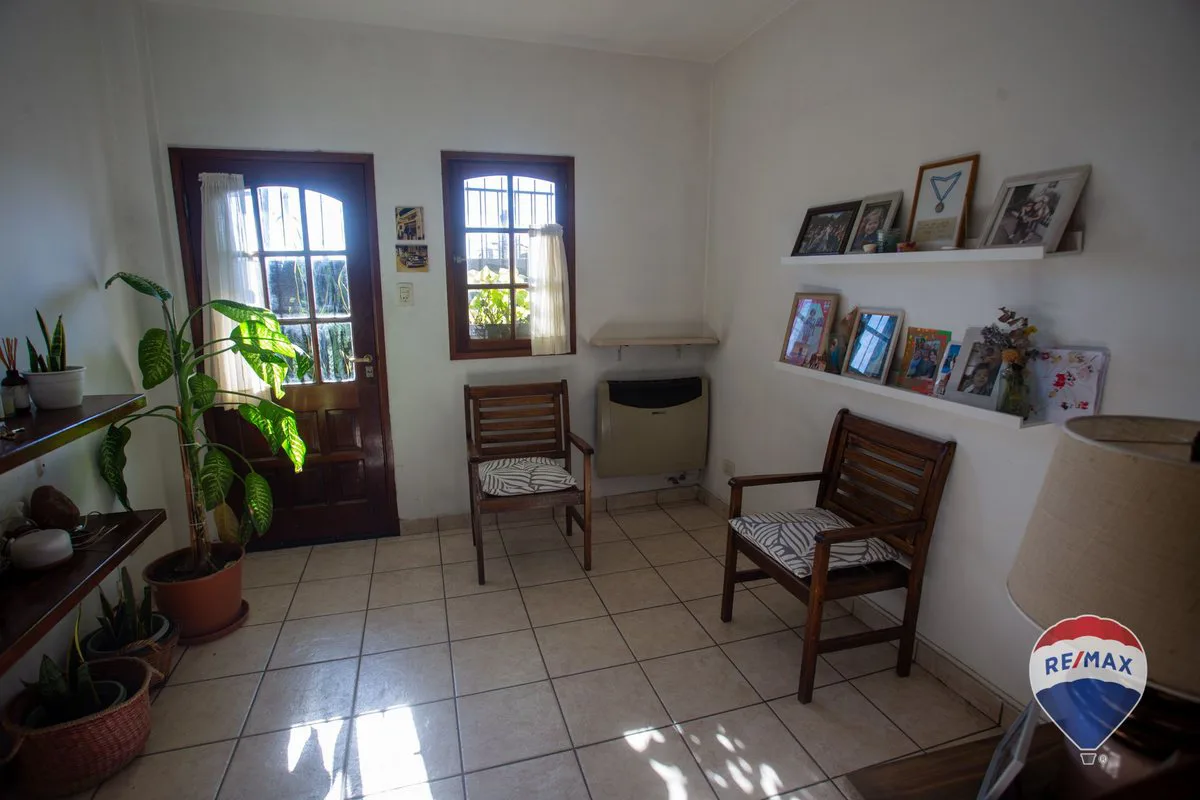 CASA DE 6 AMBIENTES EN VENTA EN CASTELAR foto 5