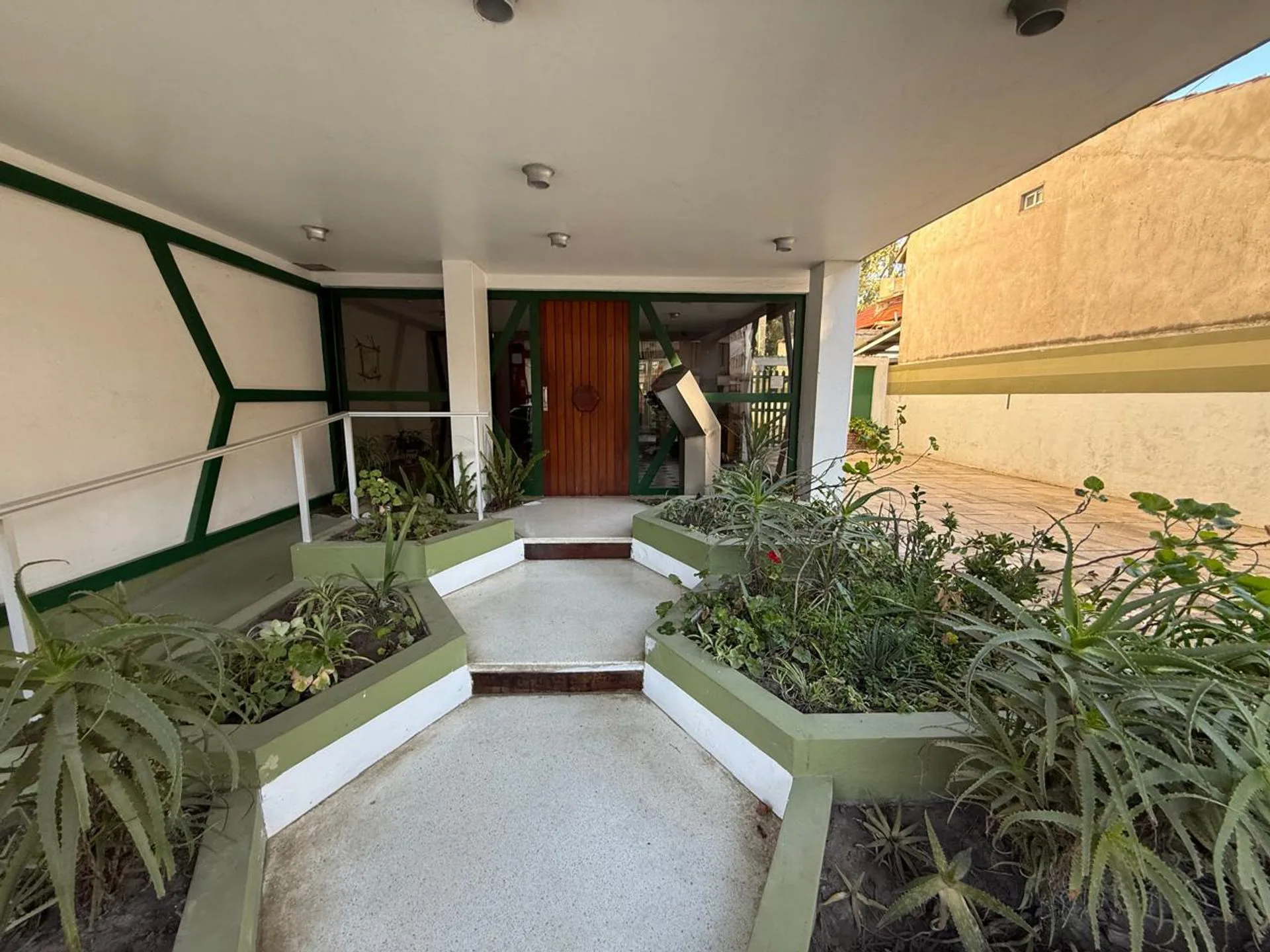 Venta departamento 2 ambientes 200 metros del mar foto 2