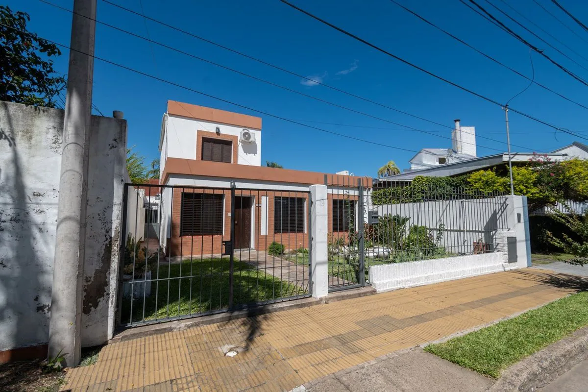 Amplia casa de 4 dormitorios, Ideal familias foto 2